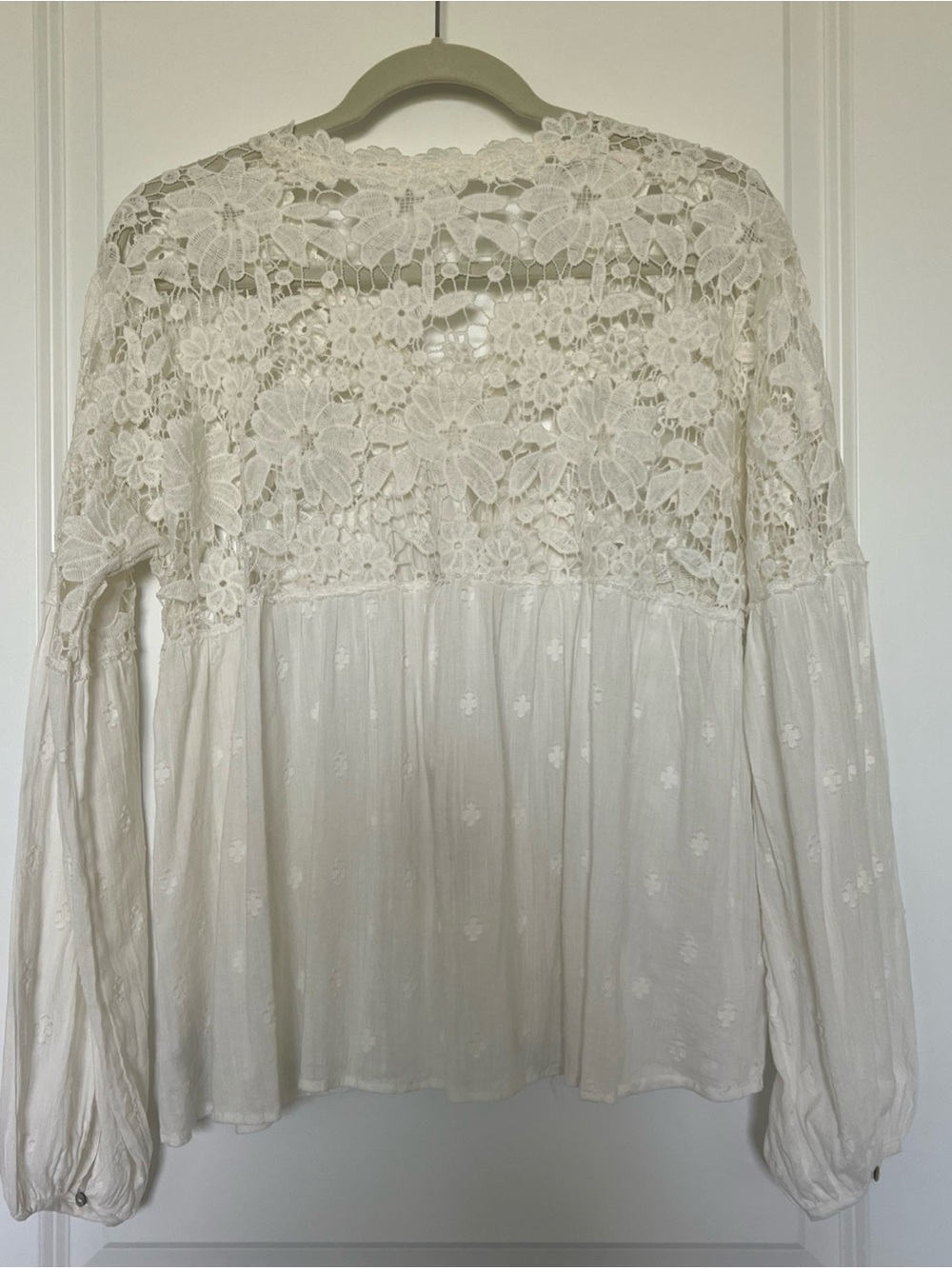 Free People crochet embroidered Boho Lace Long-Sleeve Top White sz.S NWT - Picture 2 of 9